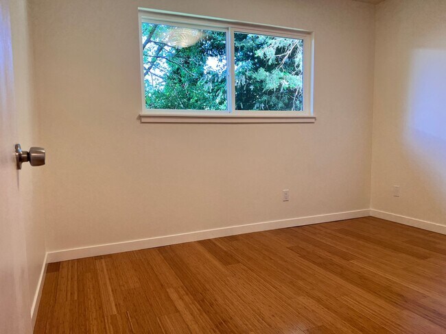 Building Photo - #244-5110 SE 41st Ave