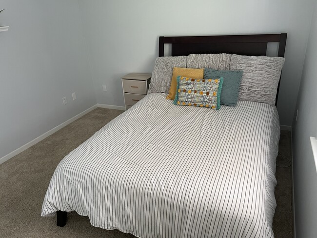 Second bedroom - 417 Olmsted Park Pl