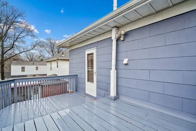 Building Photo - 1154 Anderson Ave