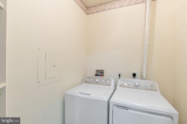 Building Photo - 46608 Drysdale Terrace