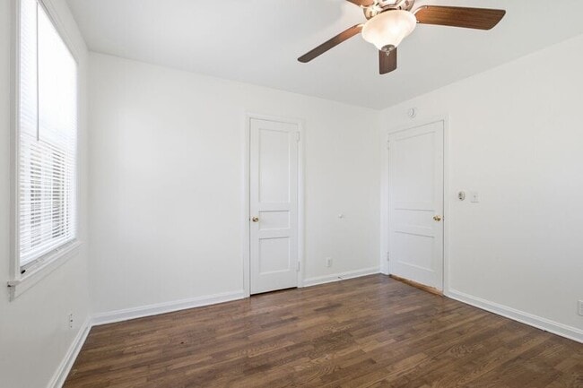 Building Photo - 240 Ridgeway Dr