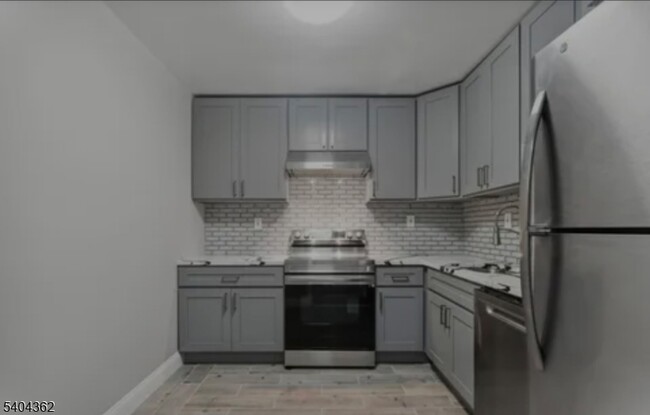 Building Photo - 188 N Park St