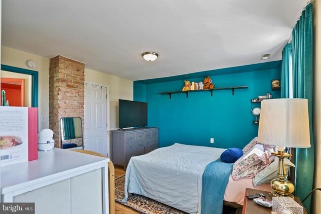 Building Photo - 13 E C St