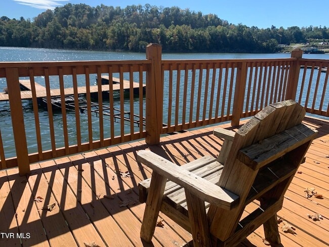 Building Photo - 15 Lake Village Ct