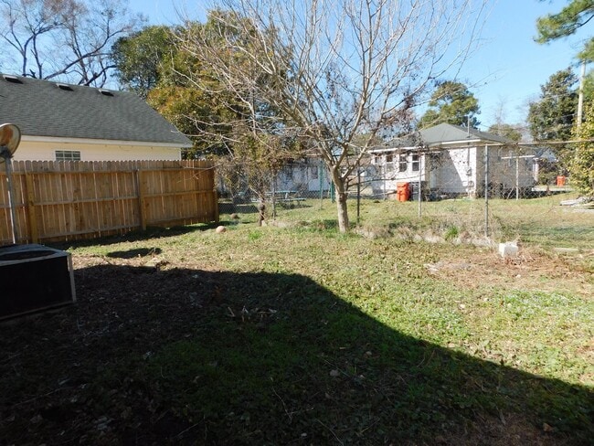 Building Photo - 3 bedroom 1 bath heart of Elizabeth City