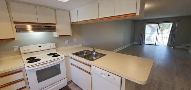 Building Photo - 7866 Eagle Creek Dr