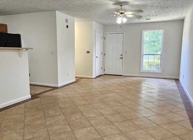 Building Photo - 3172 Creekwood Dr