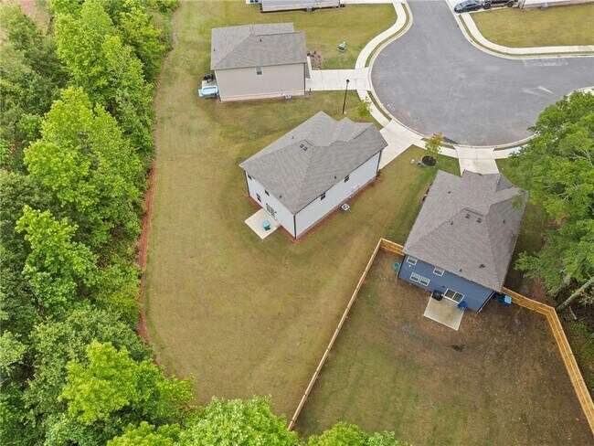 Building Photo - 788 Evergreen Rd