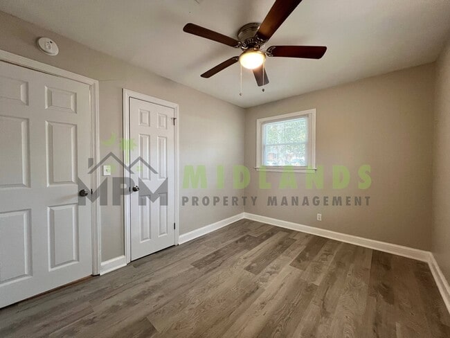 Building Photo - 6811 Doby Dr