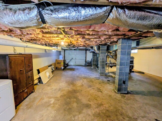 Building Photo - 1126 Martin St