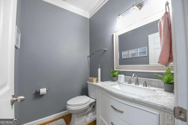 Building Photo - 304 Bridle Path