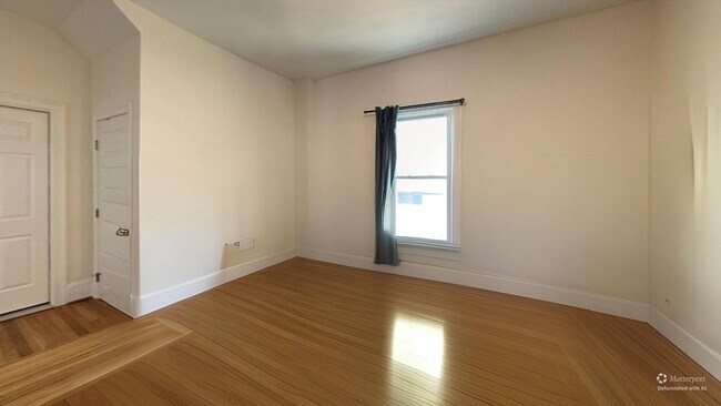 Building Photo - 55 Glenwood Rd