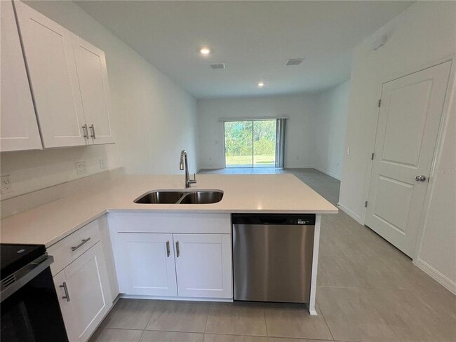 Building Photo - 3081 Skyline Lp