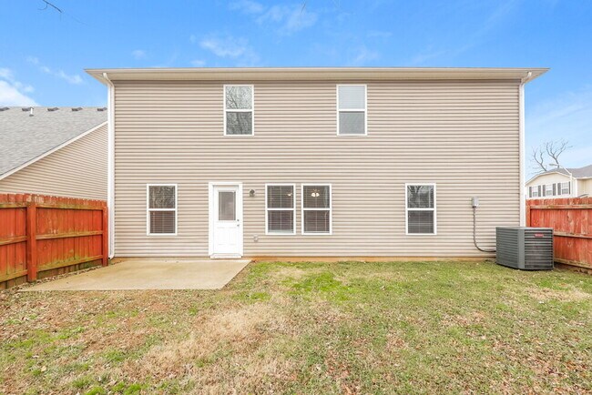 Building Photo - 726 Elderberry Way