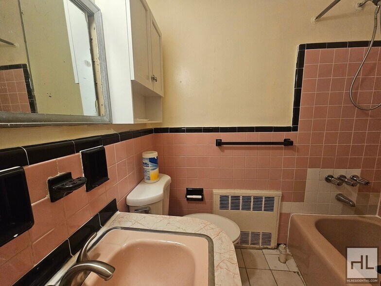 Building Photo - 24 STREET