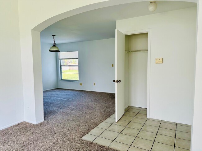 Building Photo - 5200 Lonesome Dove Dr