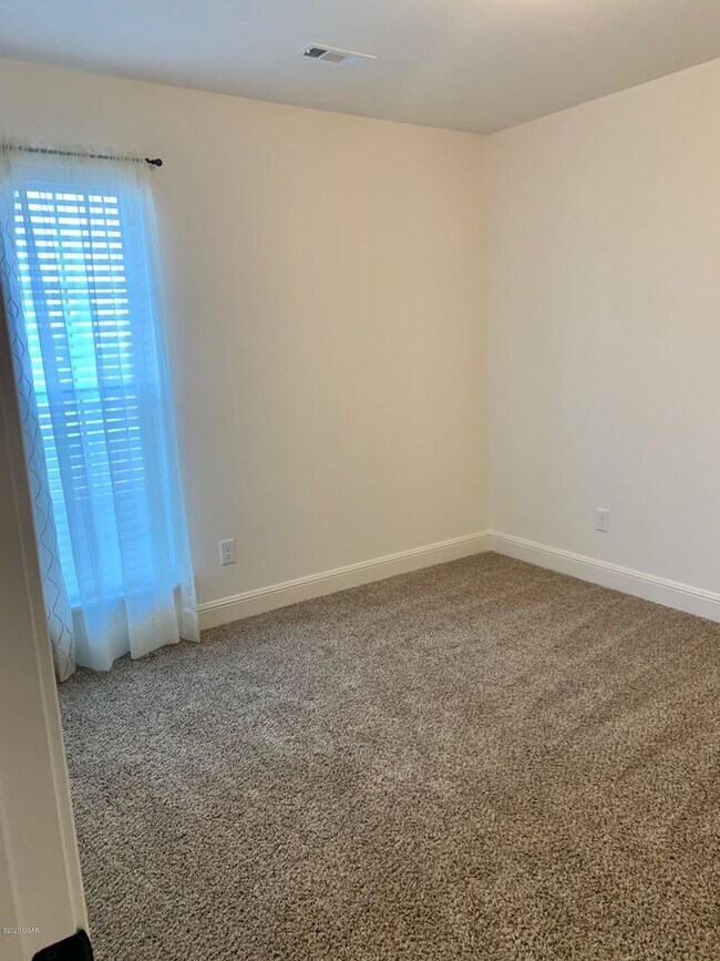 Building Photo - 4340 E 23rd St