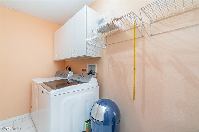 Building Photo - 4122 Olde Meadowbrook Ln