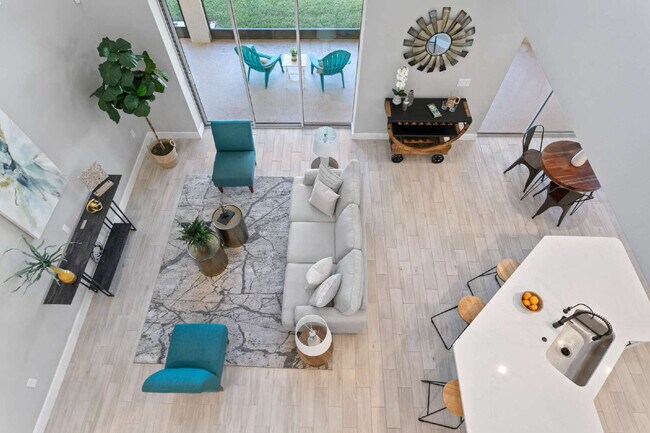 Building Photo - "Spacious 4-Bed, 4-Bath Retreat at 2612 Le...