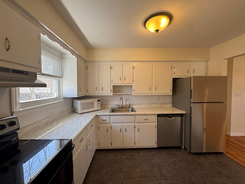 Building Photo - 40 Whitestone Rd