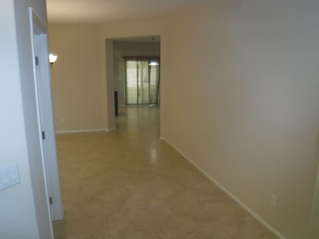 Building Photo - SPACIOUS 4 BEDROOM HOME WITH 2.5 BATHS, 2 ...
