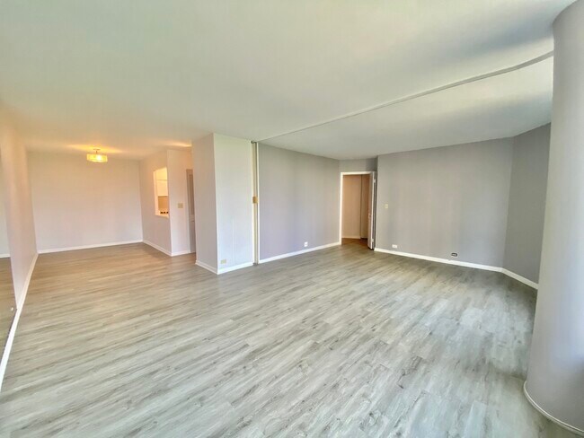 Building Photo - 155 N Harbor Dr