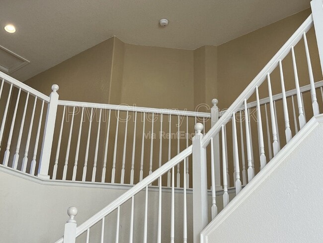 Building Photo - 5271 Canyon View Dr