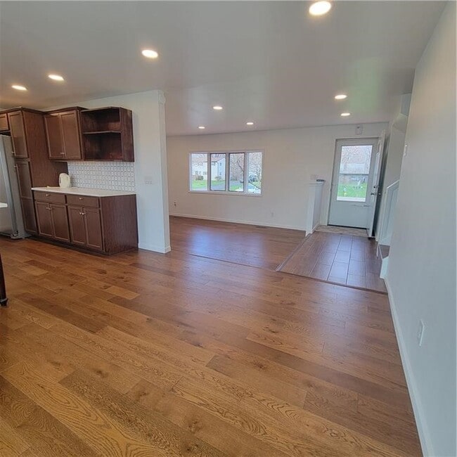 Building Photo - 47 Crimson Bramble Rd