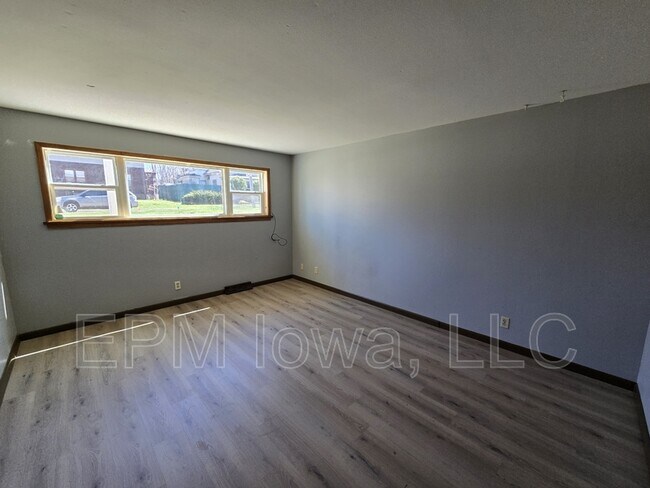 Building Photo - 804 W Mullan Ave