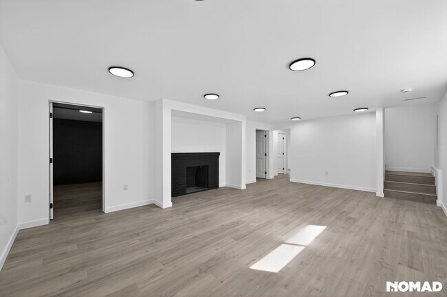 Building Photo - 6552 38th Ave NE