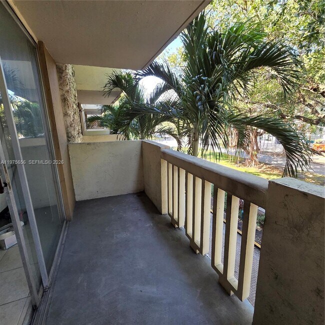 Building Photo - 1800 Sans Souci Blvd