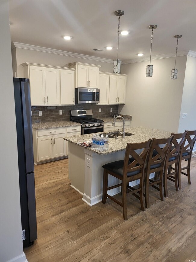 Building Photo - 236 Goldenrod Cir