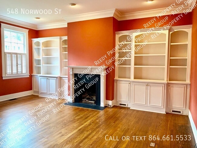 Building Photo - CONVERSE HEIGHTS! Premium location for thi...
