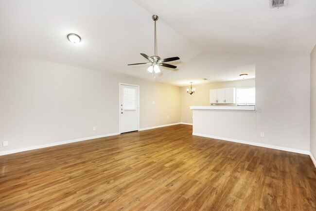 Building Photo - 1108 N Knowles Dr