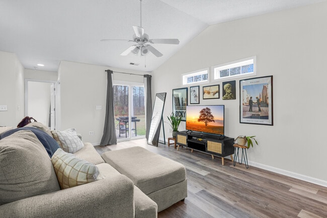 Building Photo - 3825 Elizabeth Ave