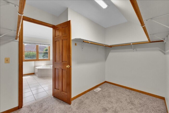 Building Photo - 24963 Heritage Oaks Dr