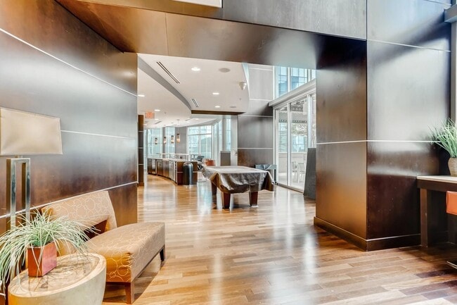 Building Photo - 360 Nueces St