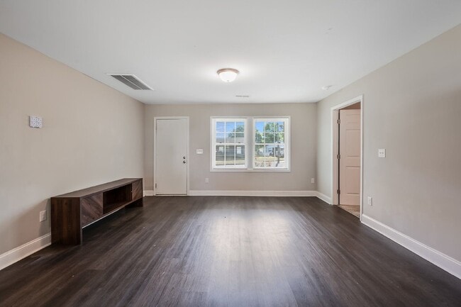 Building Photo - 912 Joyner St