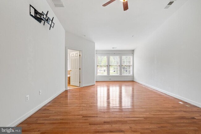 Building Photo - 1515 Regent Manor Ct