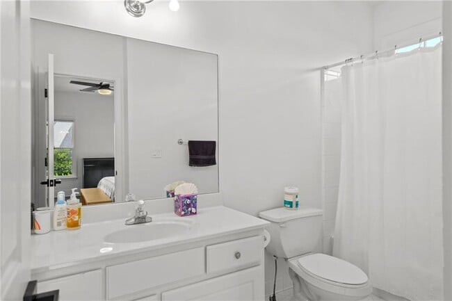 Building Photo - 455 Majestic Cove