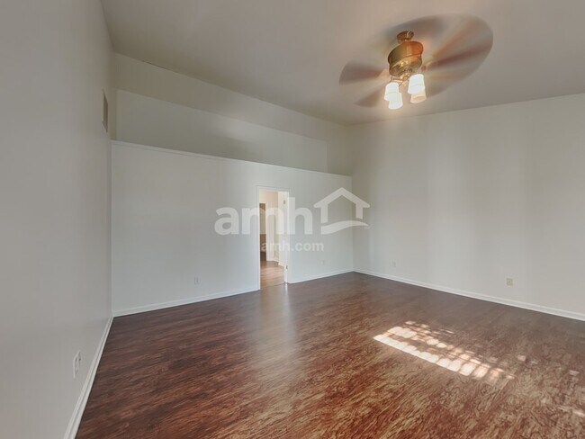 Building Photo - 6923 Babbling Brook Ln