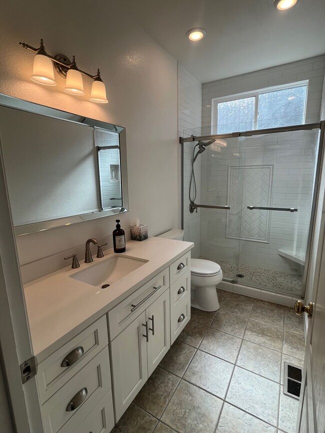 Building Photo - Updated 4 Bedroom 3 Bathroom Single Family...
