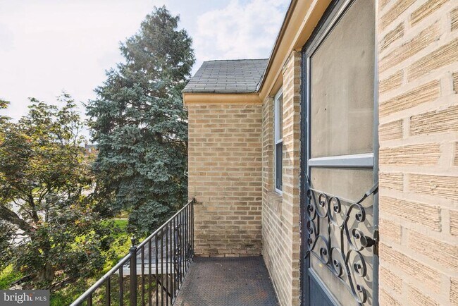Building Photo - 7239 Haverford Ave