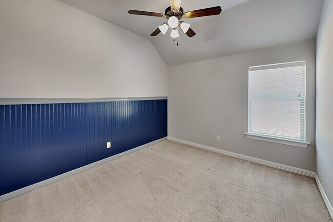 Building Photo - 601 Green Pointe Dr