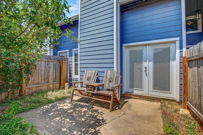 Building Photo - 1010 W Rundberg Ln