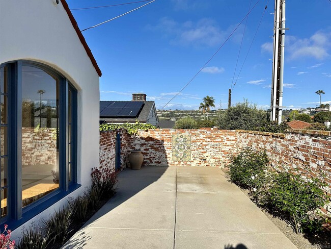Building Photo - 1888 Viking Way
