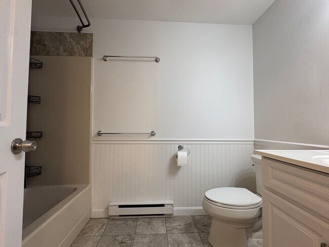 Building Photo - 35a Chilmark St
