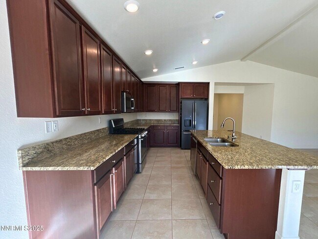 Building Photo - 7635 Souverain Ln