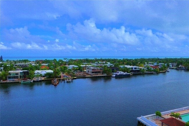 Building Photo - 20515 E Country Club Dr