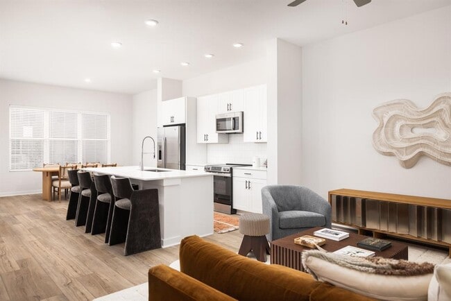 Building Photo - 8350 US-290